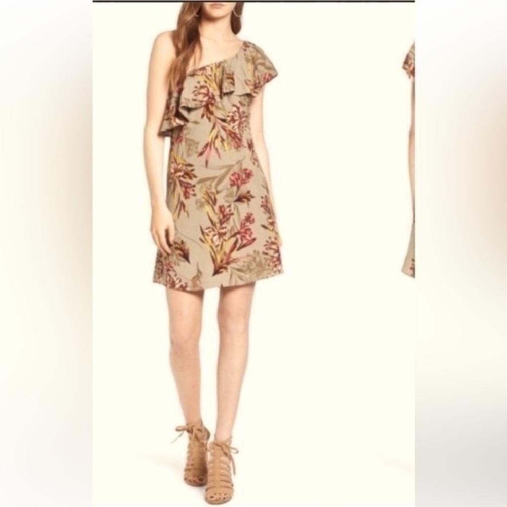ASTR The label island flower one shoulder lined olive mini dress size Medium